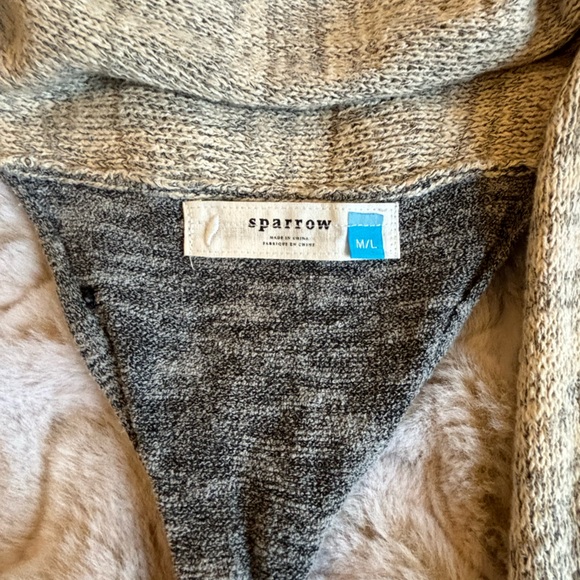 Very Rare Sparrow beautiful sleeveless cardigan - Picture 5 of 6